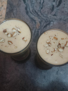 ஆப்பிள் பனானா மில்க் ஷேக்(apple banana milkshake recipe in tamil) செய்முறை முக்கிய புகைப்படம்