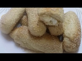 الفطائر اليابانيه بالسمسم