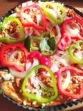 Pizza de pimientos con salsa napolitana