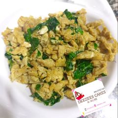 A picture of Green stirfry egg.