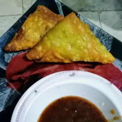 A picture of Chicken and Vegetables Samosa.