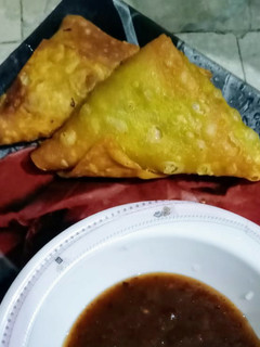 A picture of Chicken and Vegetables Samosa.