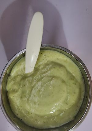 A picture of Oat and avocado puree.
