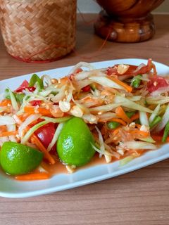 Foto resep Som tam (ส้มตำ) - Salad pepaya muda