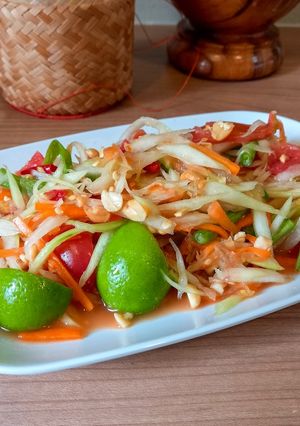 Foto resep Som tam (ส้มตำ) - Salad pepaya muda