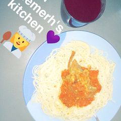 A picture of Spaghetti and soup.