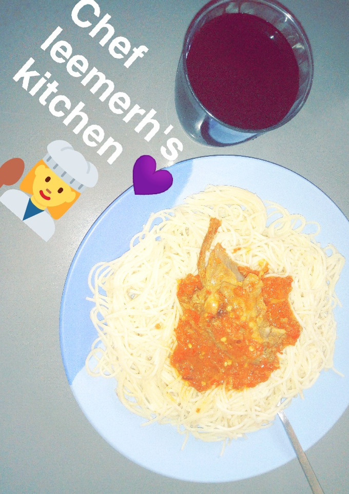 A picture of Spaghetti and soup.