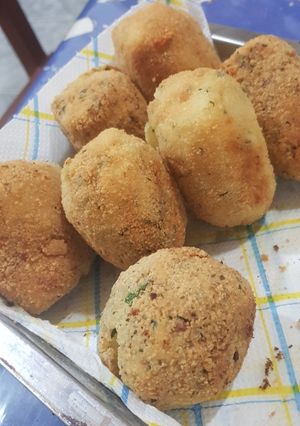 Una foto de Bombas de papa rellenas