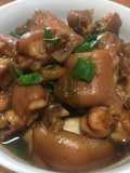 Móng giò kho nước tương