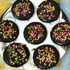 A picture of Chocolate biscuits.
