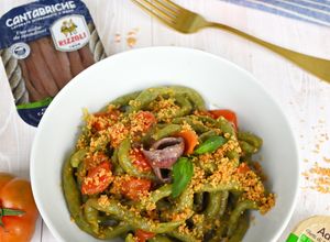 Foto di Spaghetti al basilico con alici