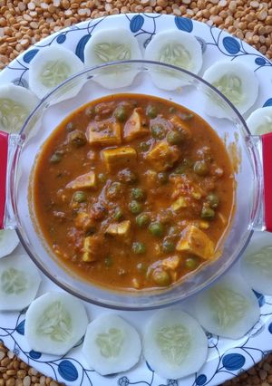 A picture of Jain Matar Paneer.