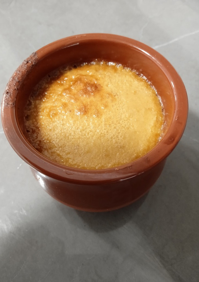 Una foto de Flan de nísperos