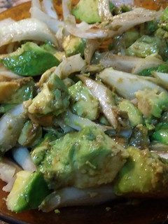 Una foto de Ensalada de aguacate con vinagre de Módena🍜