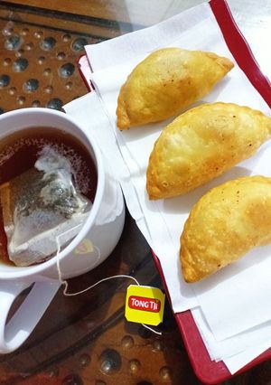 Foto resep Pastel Isi kentang wortel dan Kari Ayam (Pastel Frozen)
