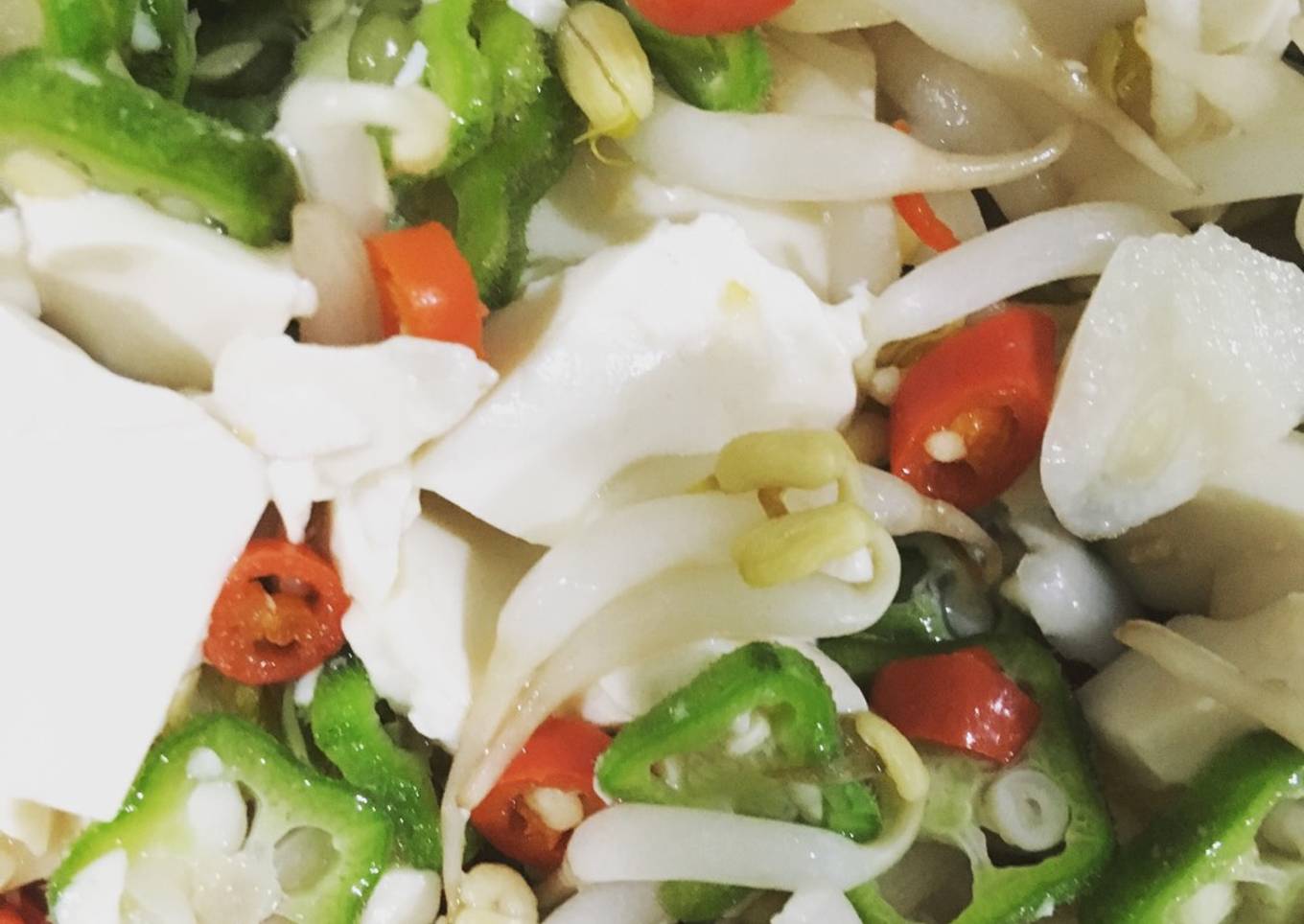 No-oil tofu and okra "stir fry" with bean sprout
