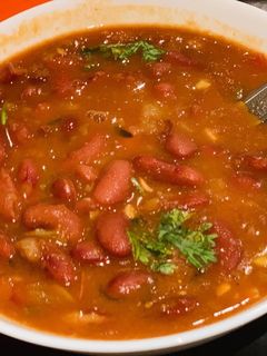 A picture of Rajma masala.