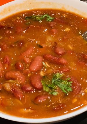 A picture of Rajma masala.