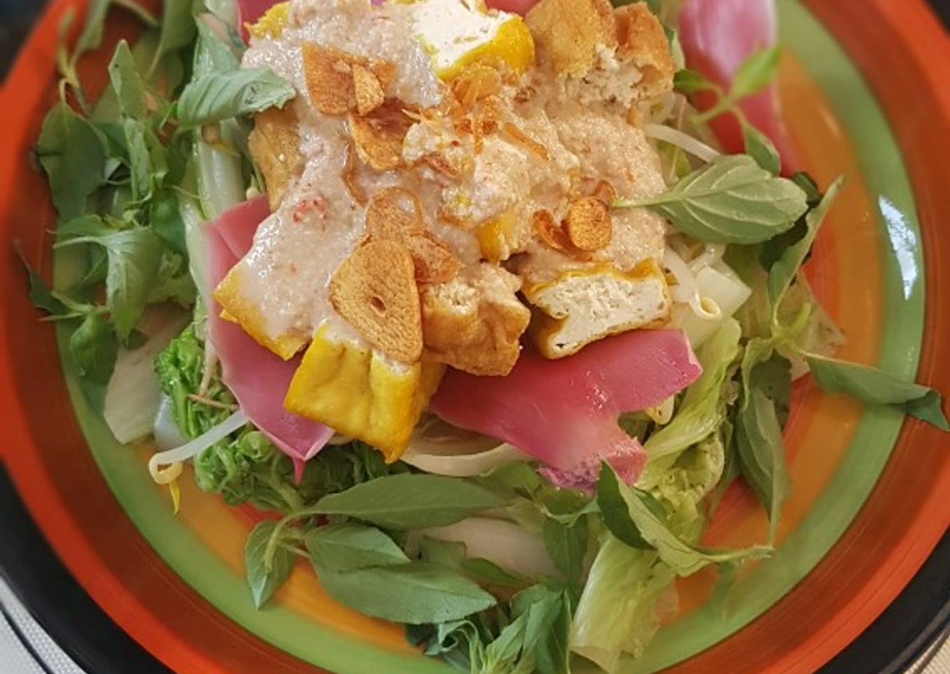 Pecel bumbu kacang