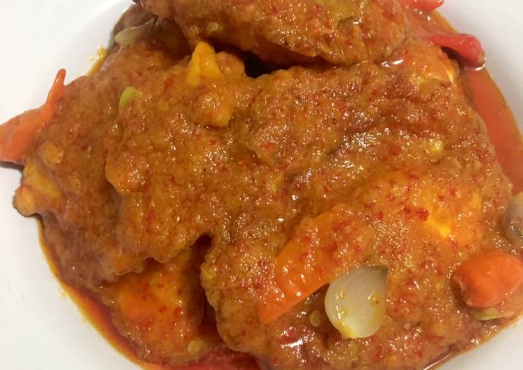 Telur ceplok bumbu pesmol pedas