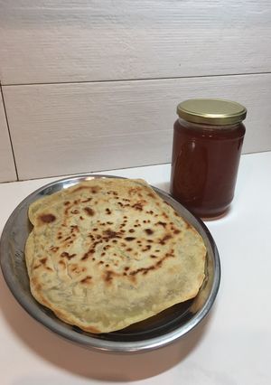 Φωτογραφία της συνταγής Πίτα Χανίων με μέλι θυμαρίσιο