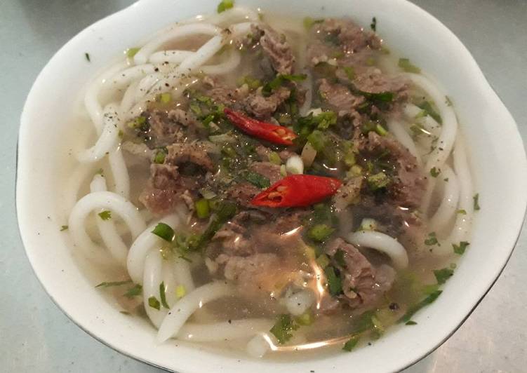 Bánh canh bò dã chiến cho buổi sáng