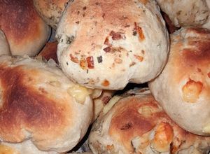 Una foto de Pancitos Saborizados de Cebolla, Salame, Queso y Provenzal