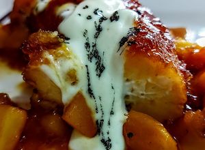 Una foto de MIEL de Mangos🥭y Plátano🍌rellena, a la Sal Negra de Hawai..!😛