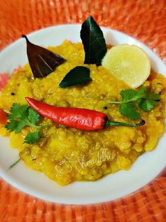 દલિયા ની ખીચડી(Daliya ni khichdi recipe in gujarati) રેસીપી મુખ્ય ફોટો