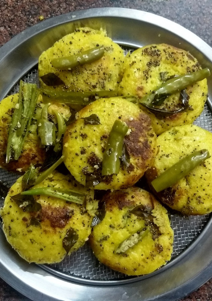 A picture of Cabbage Idli(with a twist).