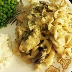 A picture of Slow Cooker Chicken & Mushroom Stroganoff.