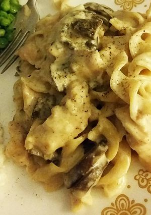 A picture of Slow Cooker Chicken & Mushroom Stroganoff.