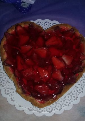 Una foto de Tarta de Frutilla, delicioso y fácil.♡