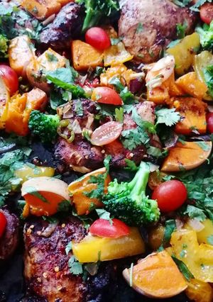 A picture of Jerk Chicken Tray Bake.