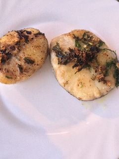 Una foto de Pescadilla con ajo y perejil