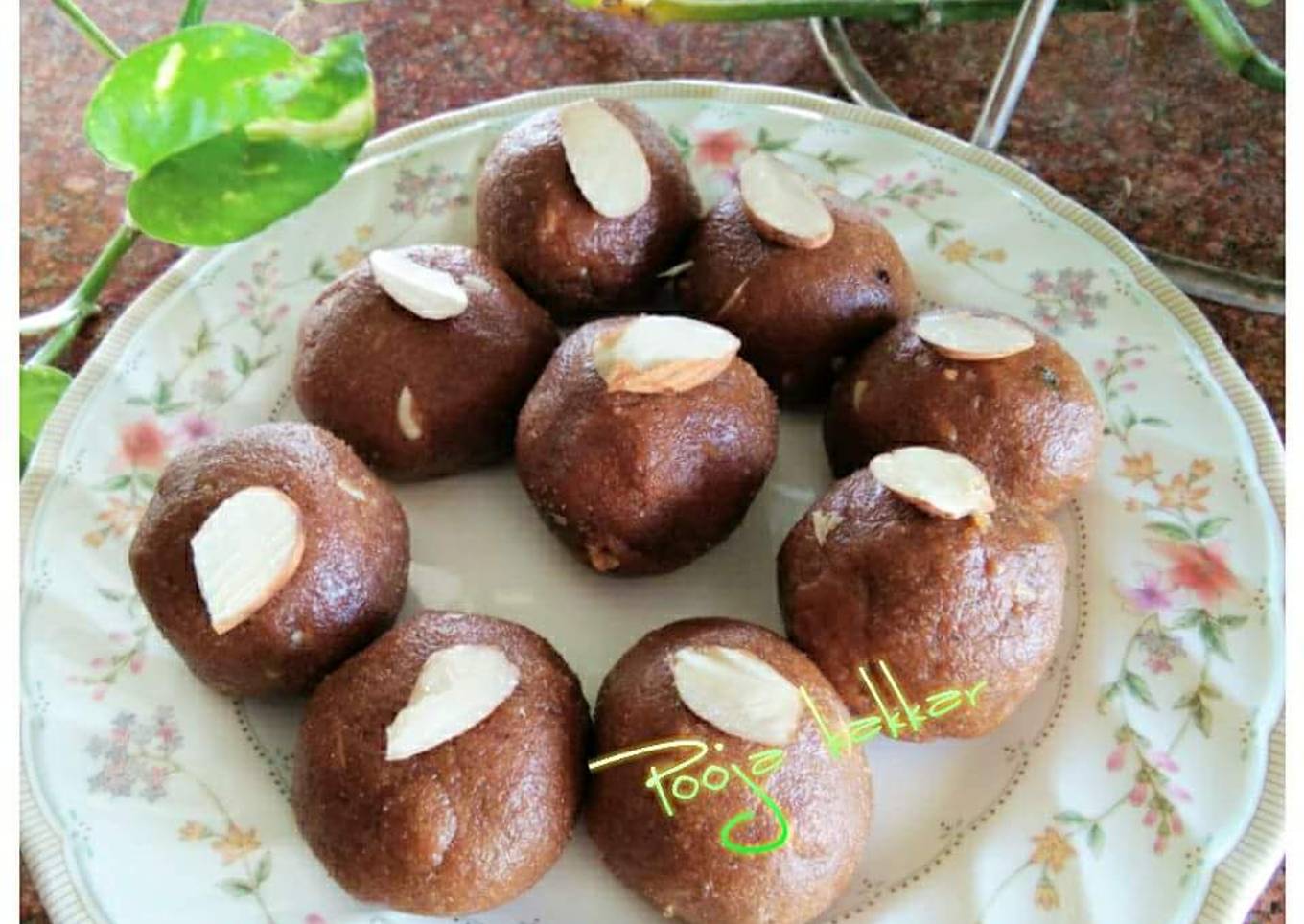 Besan ke laddoo