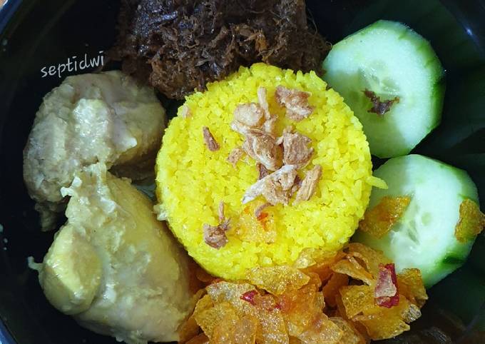 Nasi Kuning Gurih Rice Cooker Ngeprul (versi 1)