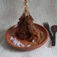 รูปของ Sate kere (kulit sapi)