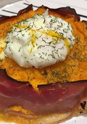 Une photo de Purée de Patate douce enroulée dans sa tranche de Jambon Fumé et Œuf poché