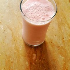 Strawberry Smoothie 😍🍓🍧 A picture of Strawberry Smoothie 😍🍓🍧.
