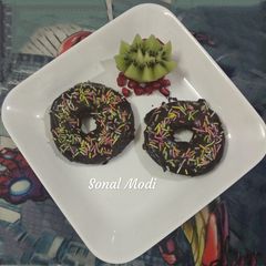 A picture of Stuffed fruit donuts.