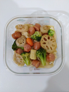 德腸蔬菜和風炒麵 的食譜成品照片