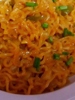 சீஸி மேகி (chessy maggi recipe in tamil) செய்முறை முக்கிய புகைப்படம்