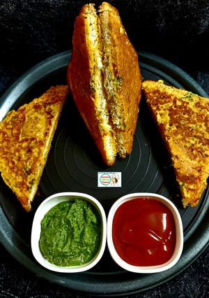 A picture of मिक्स वेज चीला ब्रेड टोस्ट (mix veg cheela bread toast recipe in.