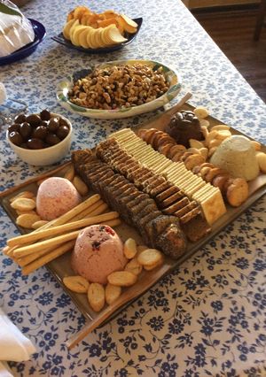 Una foto de Tabla aperitivo práctico