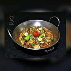 A picture of Spicy Boneless Chicken Karahi.