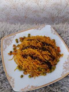 عکسی از دستور کته ماکارونی بدون رب گوجه با رب انار و آب قلم