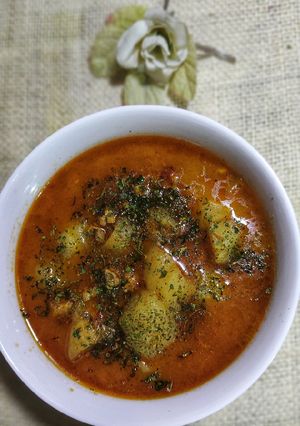 A picture of Tinday with Chicken Keema 🥰.