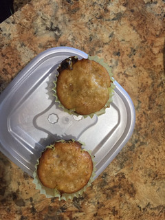Una foto de Muffins de guineo y nuez