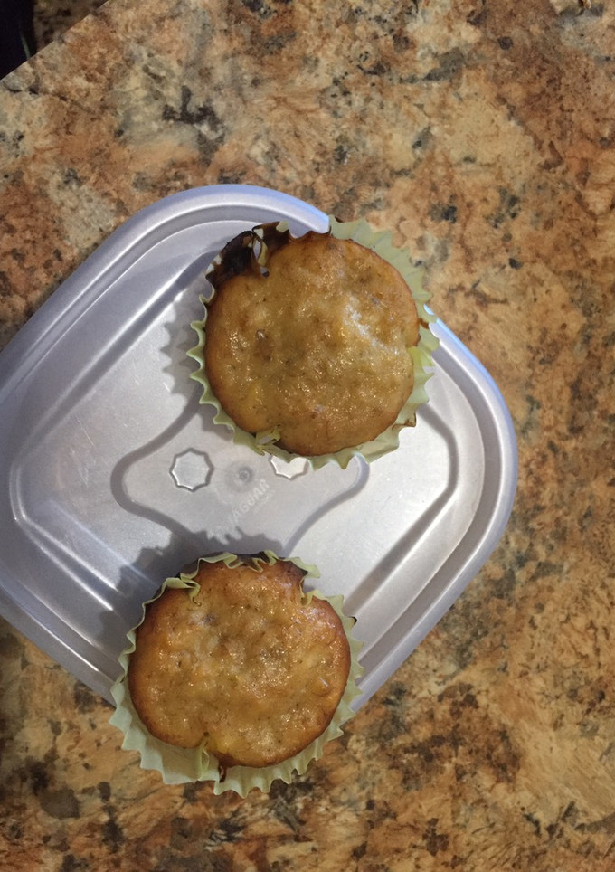 Una foto de Muffins de guineo y nuez
